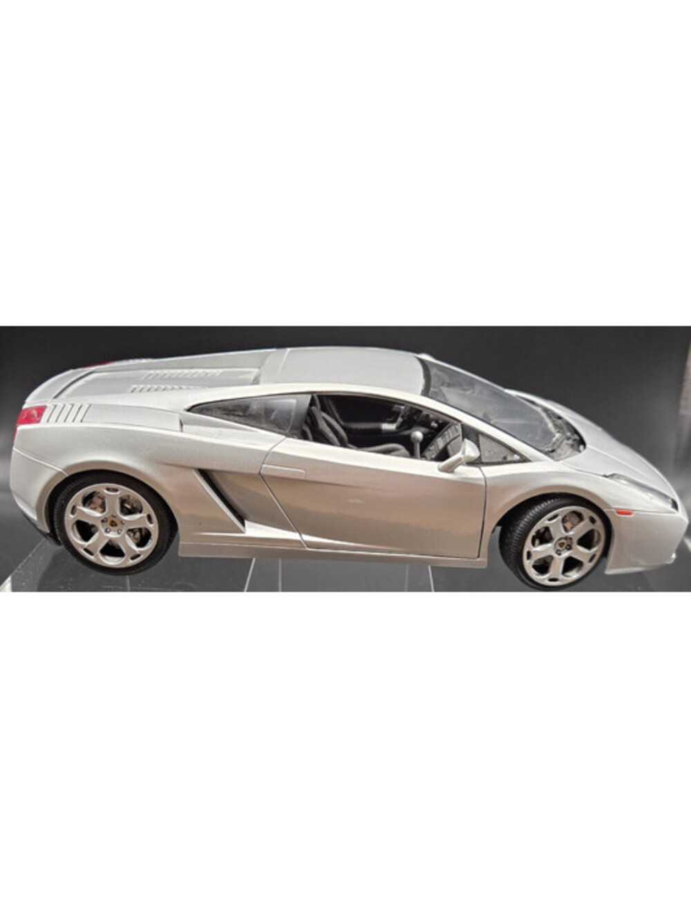1:18 Scale Gray Lamborghini Galardo V10 Maisto Diecast Model, Vintage! NO BOX.